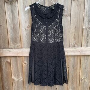Mcginn Dress lace nude slip sleeveless black Size 6 LBD